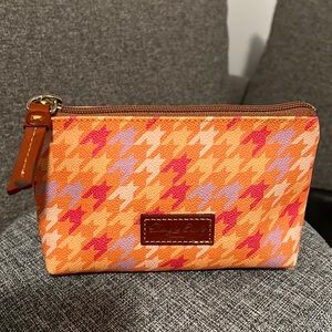Dooney & Bourke pouch